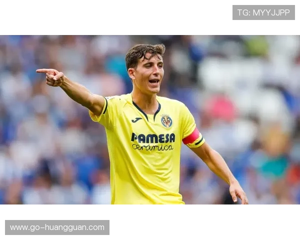 欧冠冬窗签约动态：多支球队补强防线，应对淘汰赛强度