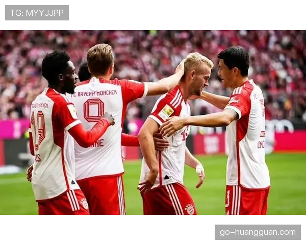 半场战报：拜仁慕尼黑3-0领先奥格斯堡，凯恩完成帽子戏法
