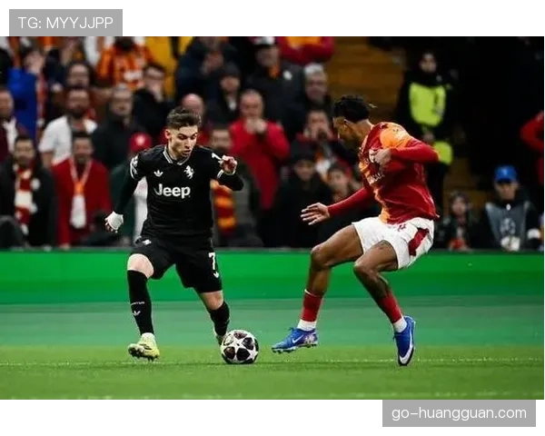 实时：VAR长时间复核后确认进球有效，亚特兰大主场沸腾