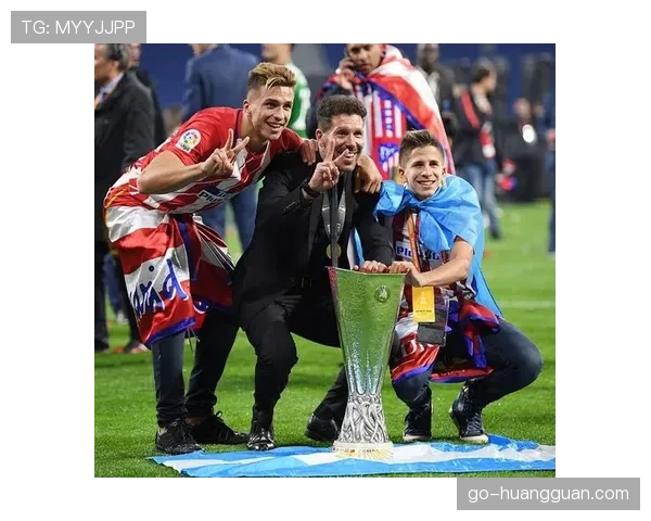 特写瞬间:马竞队长科克因战术犯规染黄,赛后坦言“这是必要的代价” 特写瞬间:马竞队长科克因战术犯规染黄,赛后坦言“这是必要的代价”